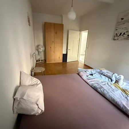 Apartment 2 Aus41 0f R 8045 S1 *