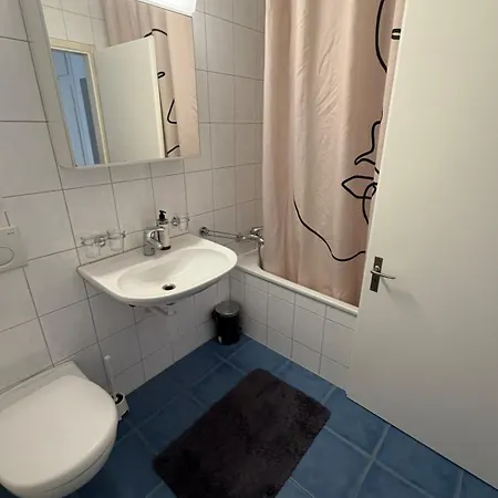 2 Aus41 0f R 8045 S1 Apartment *