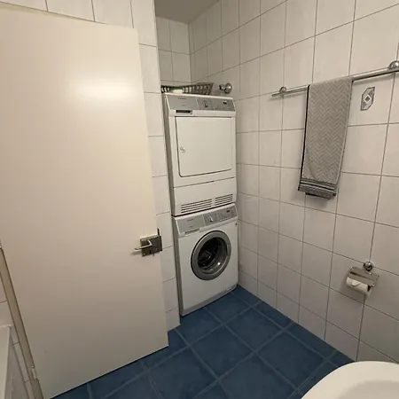 Apartment 2 Aus41 0f R 8045 S1 *