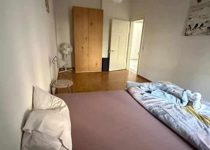 Apartment 2 Aus41 0f R 8045 S1 *